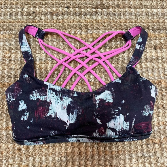 Lululemon sports bra